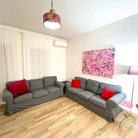 Bellhome 1 - Elegante Appartamento Nel Centro Di Μπάρι Εξωτερικό φωτογραφία