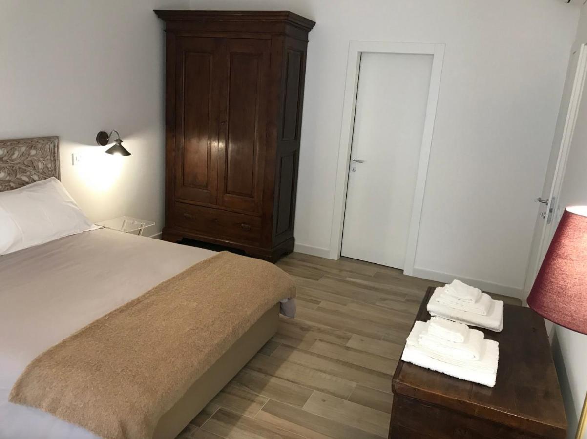 Bellhome 1 - Elegante Appartamento Nel Centro Di Μπάρι Εξωτερικό φωτογραφία